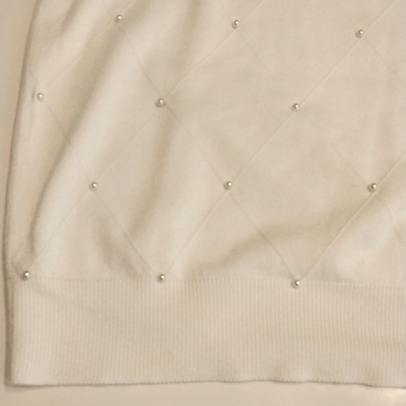 Classic Editions off white sweater with pearl detail - Picture 9 of 9